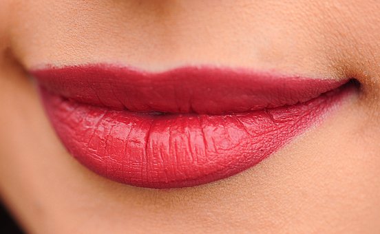 How to Choose a Lip Enhancement Clinic